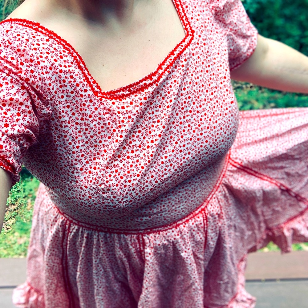 Vintage boho peasant midi dress! So cute!